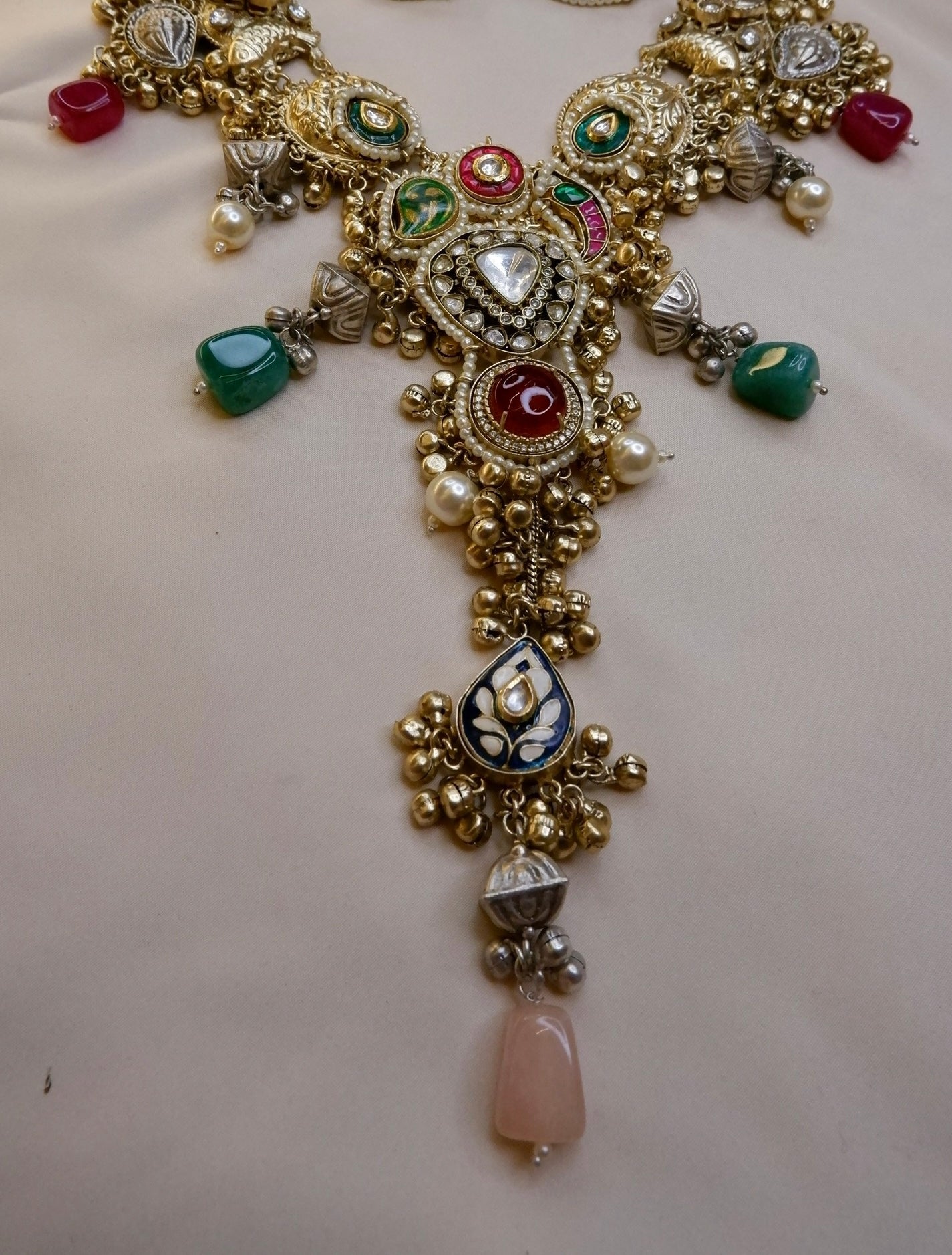 VEDIK NECKPIECE