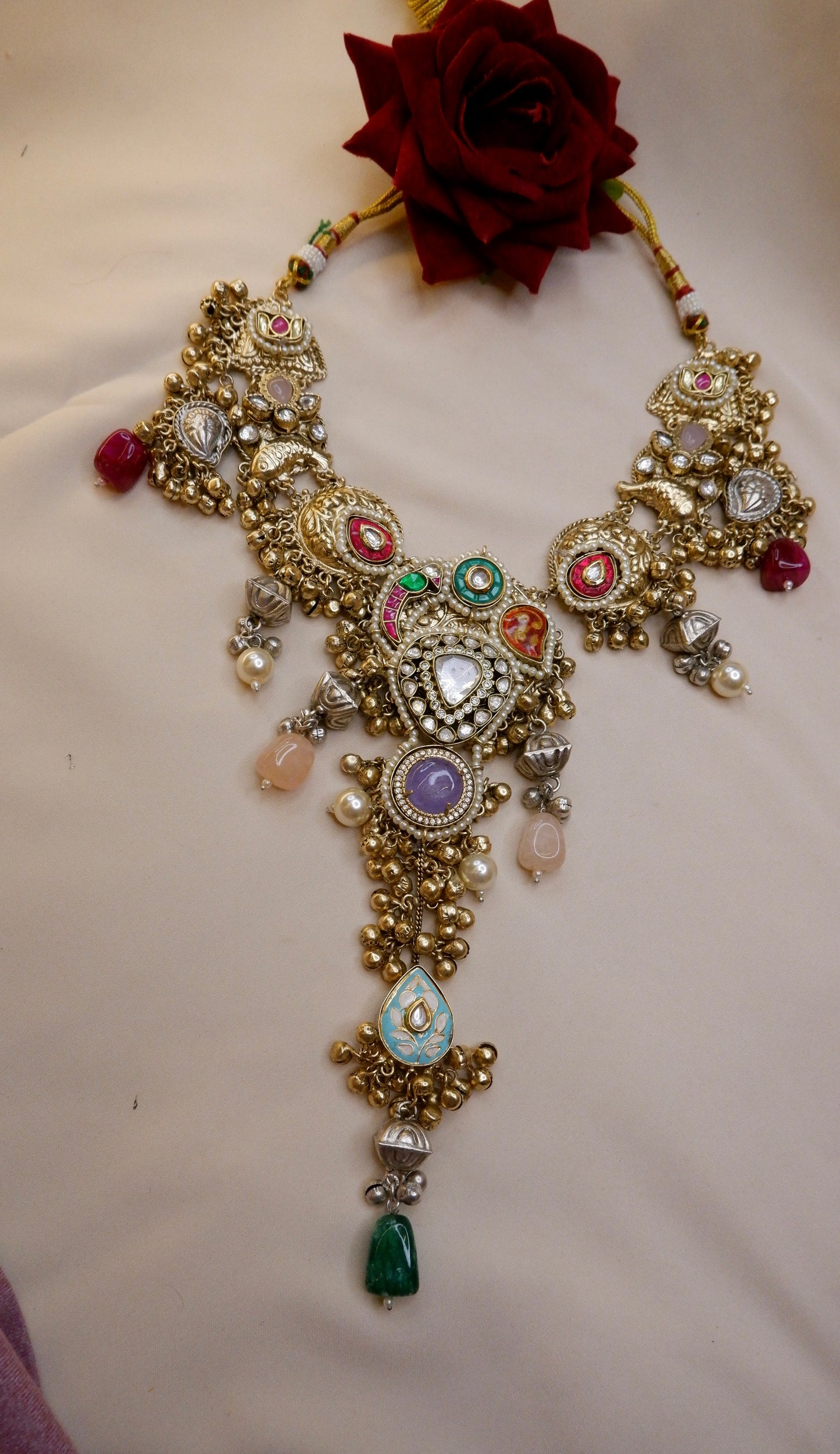VEDIK NECKPIECE