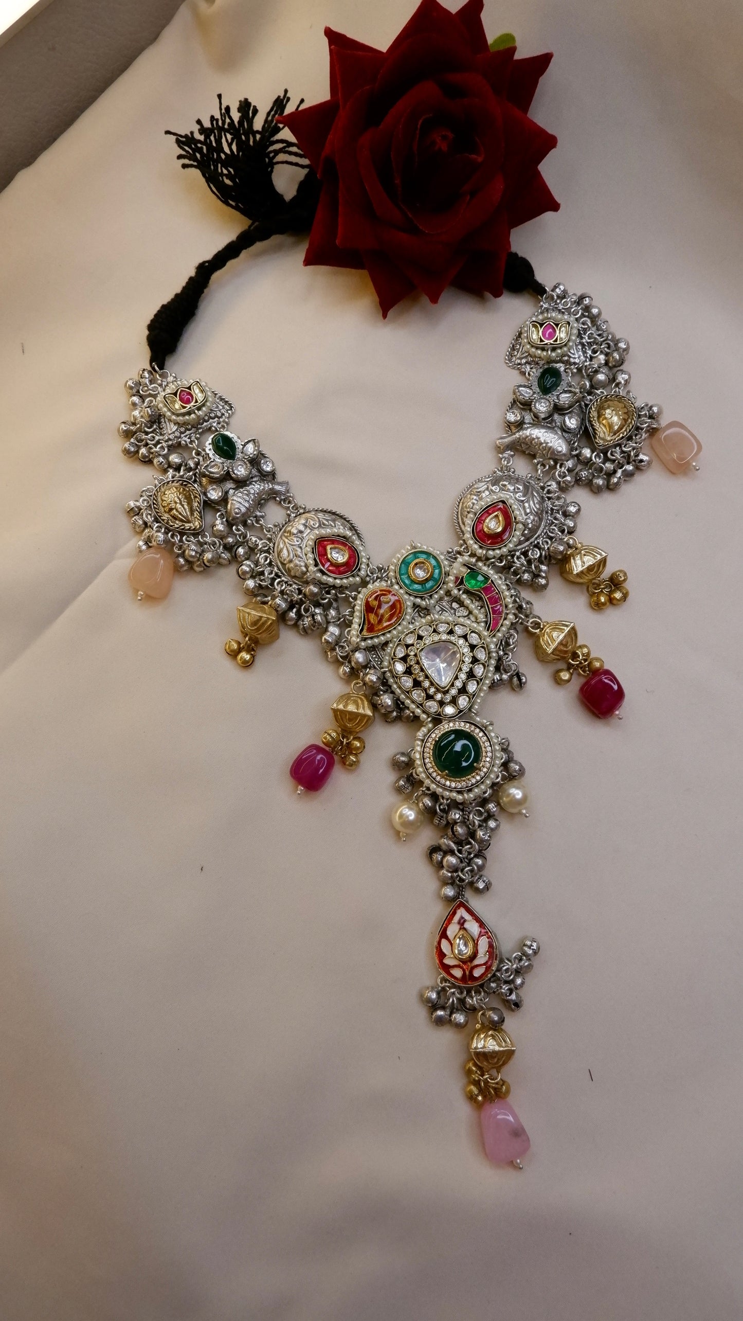 VEDIK NECKPIECE