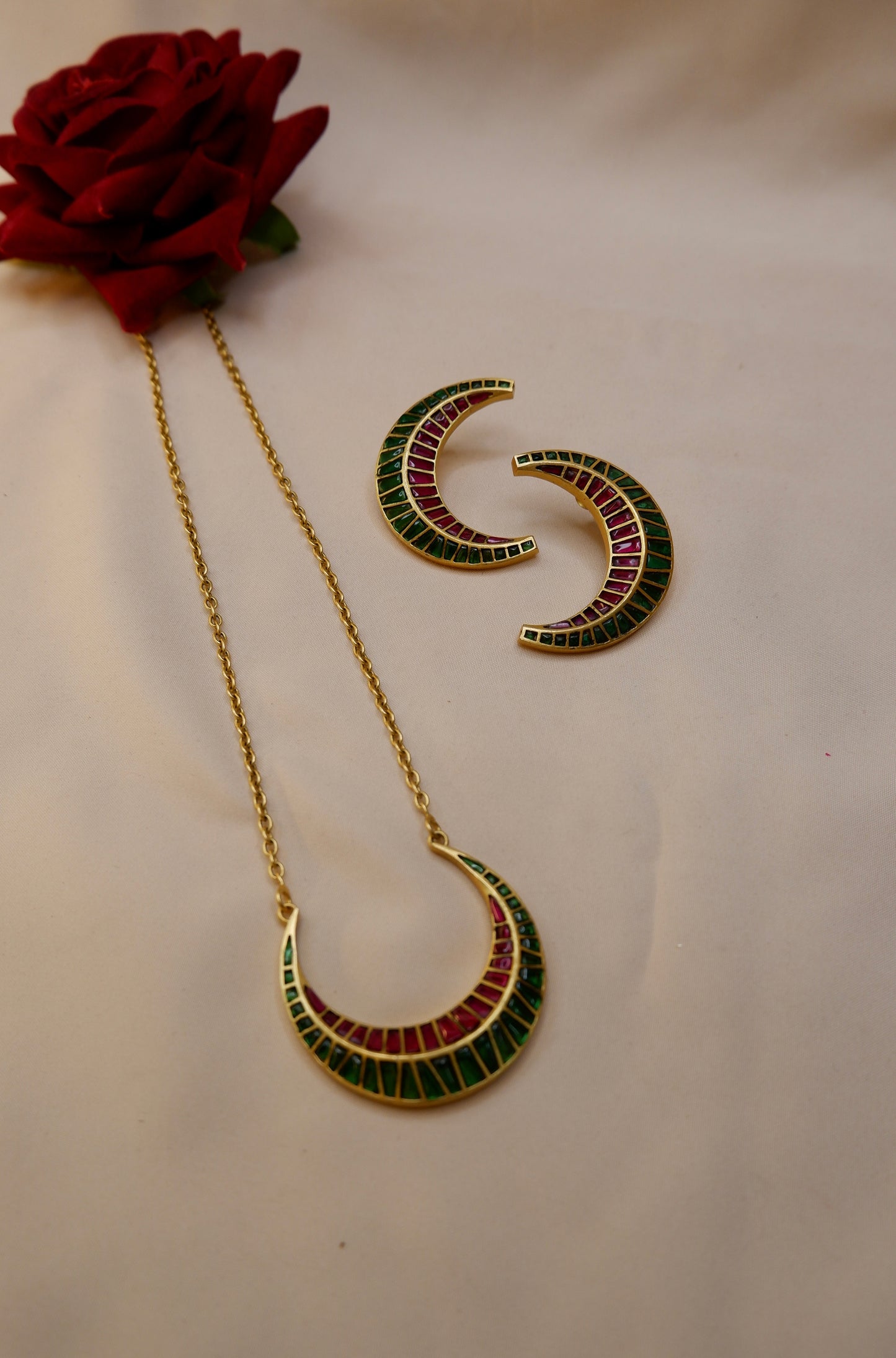 CHAAND PENDANT SET
