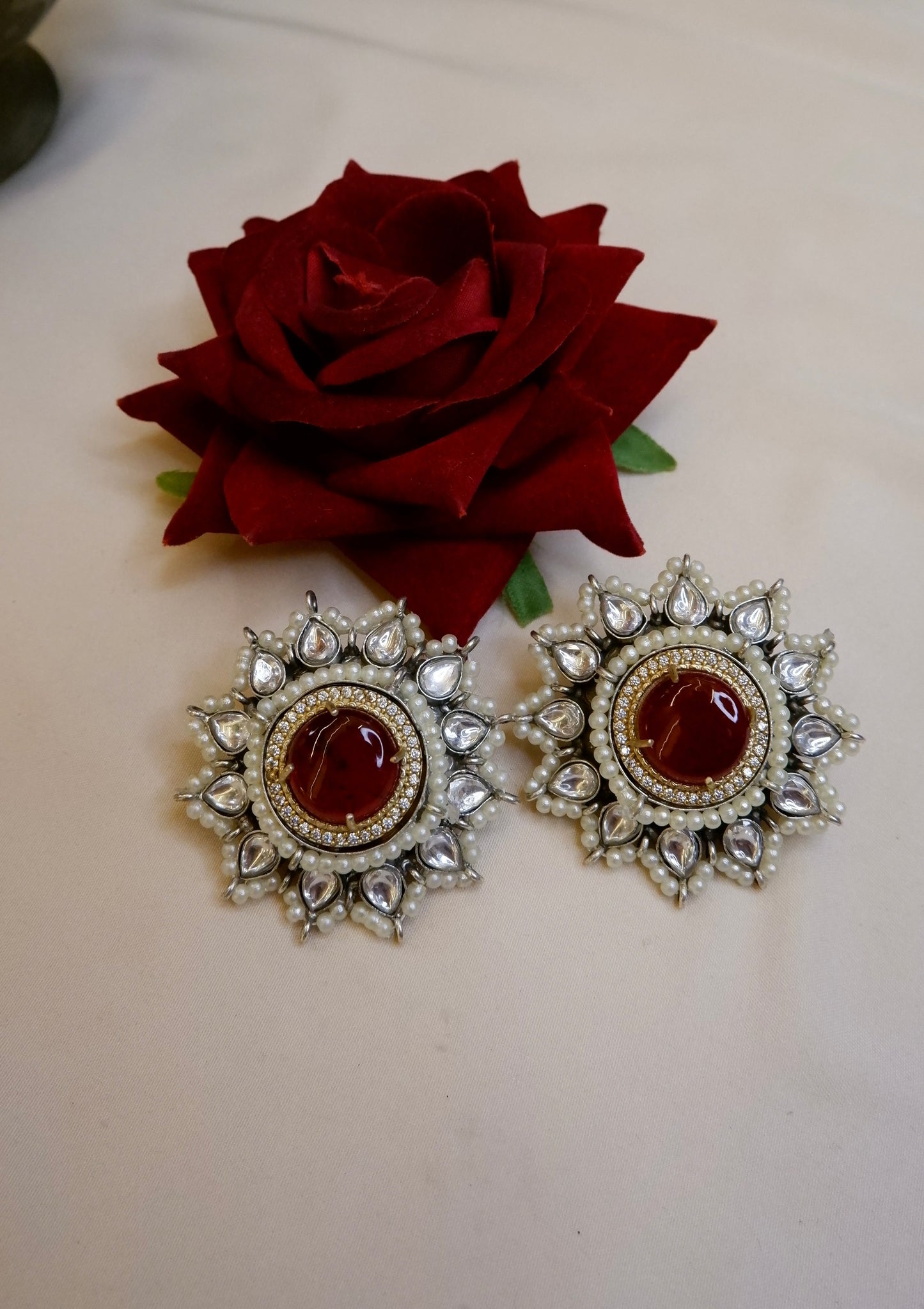Gulbaano Studs