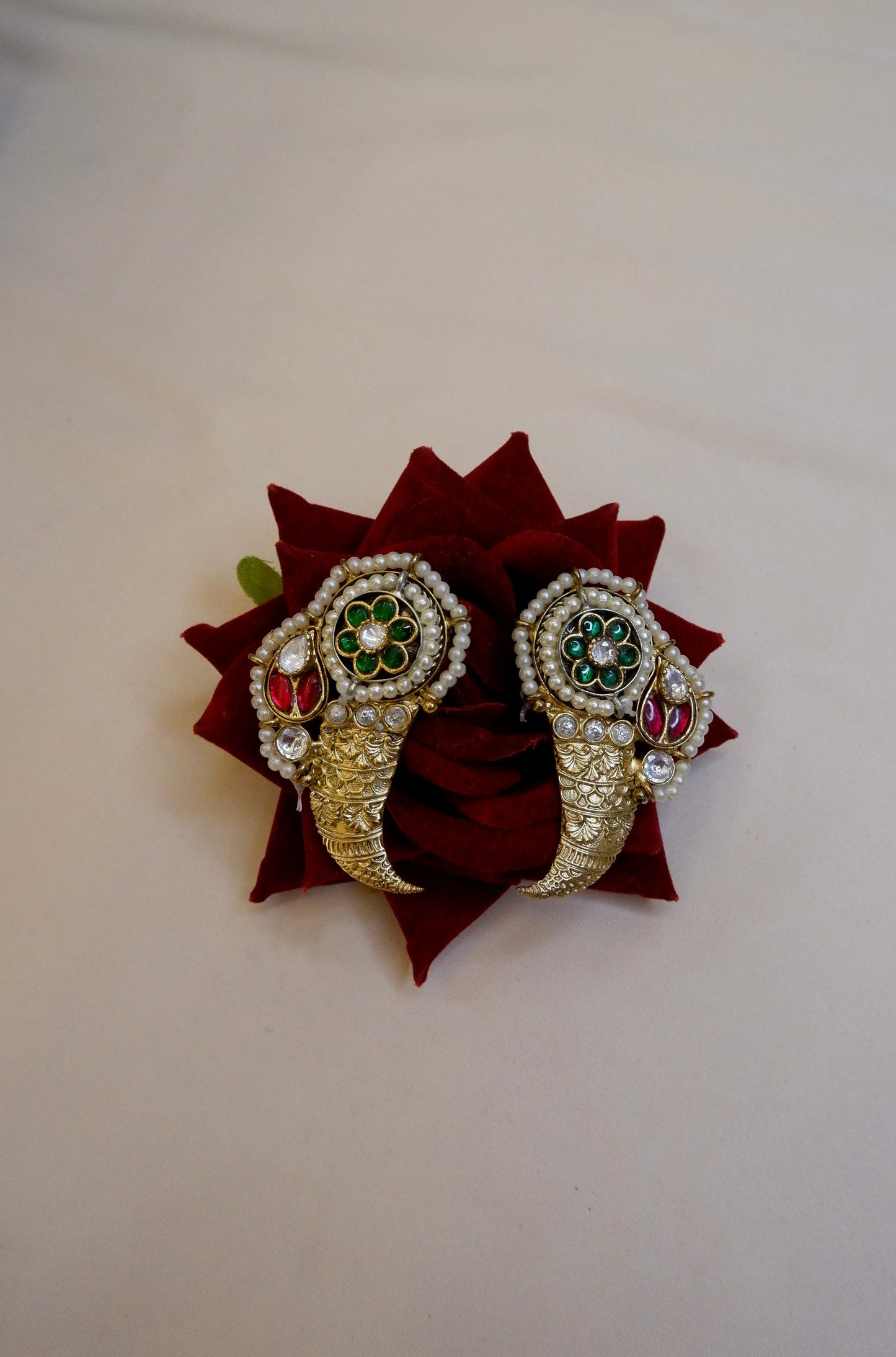 Parinaaz studs