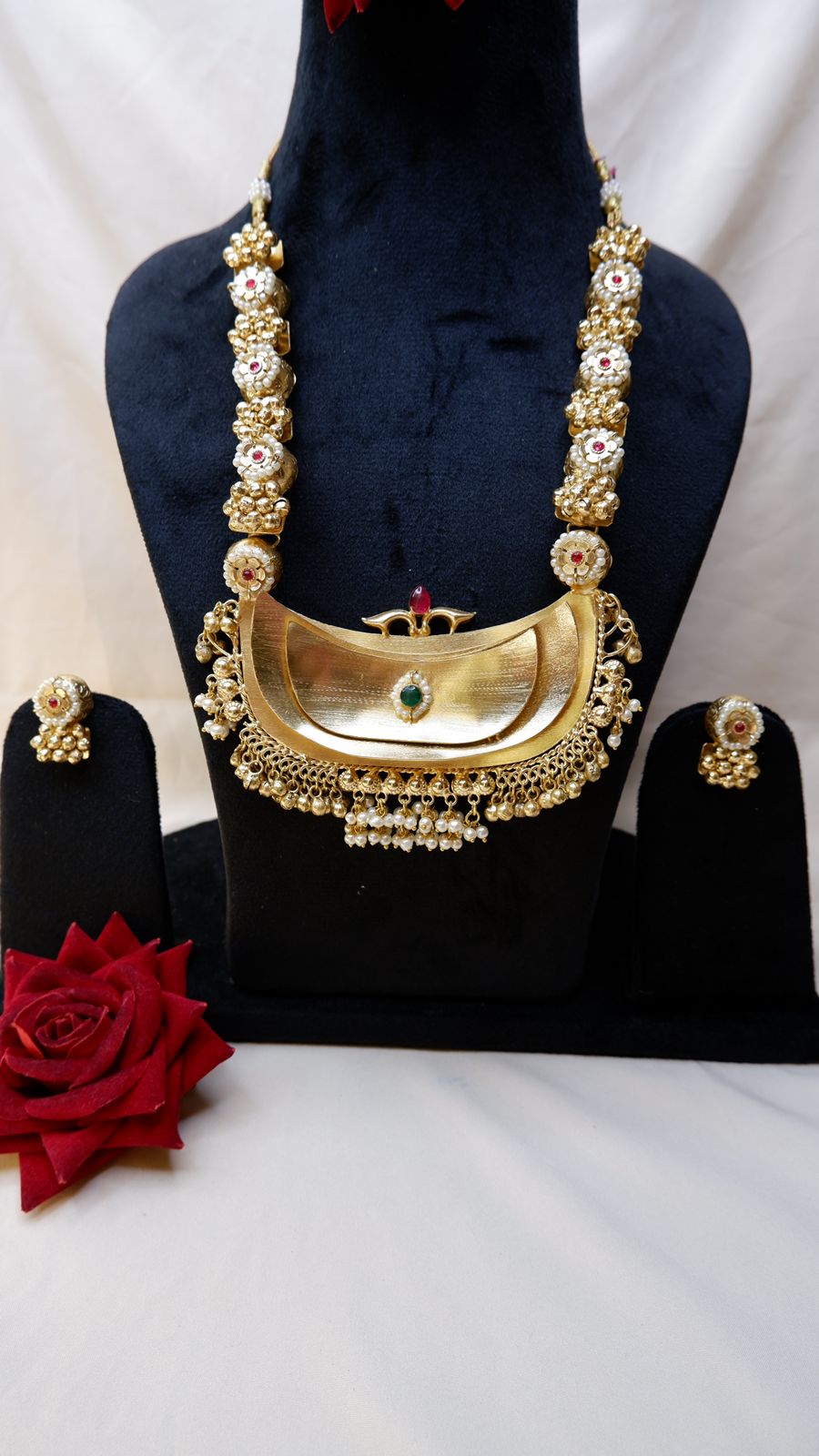 Aasmi Mogra Neckset