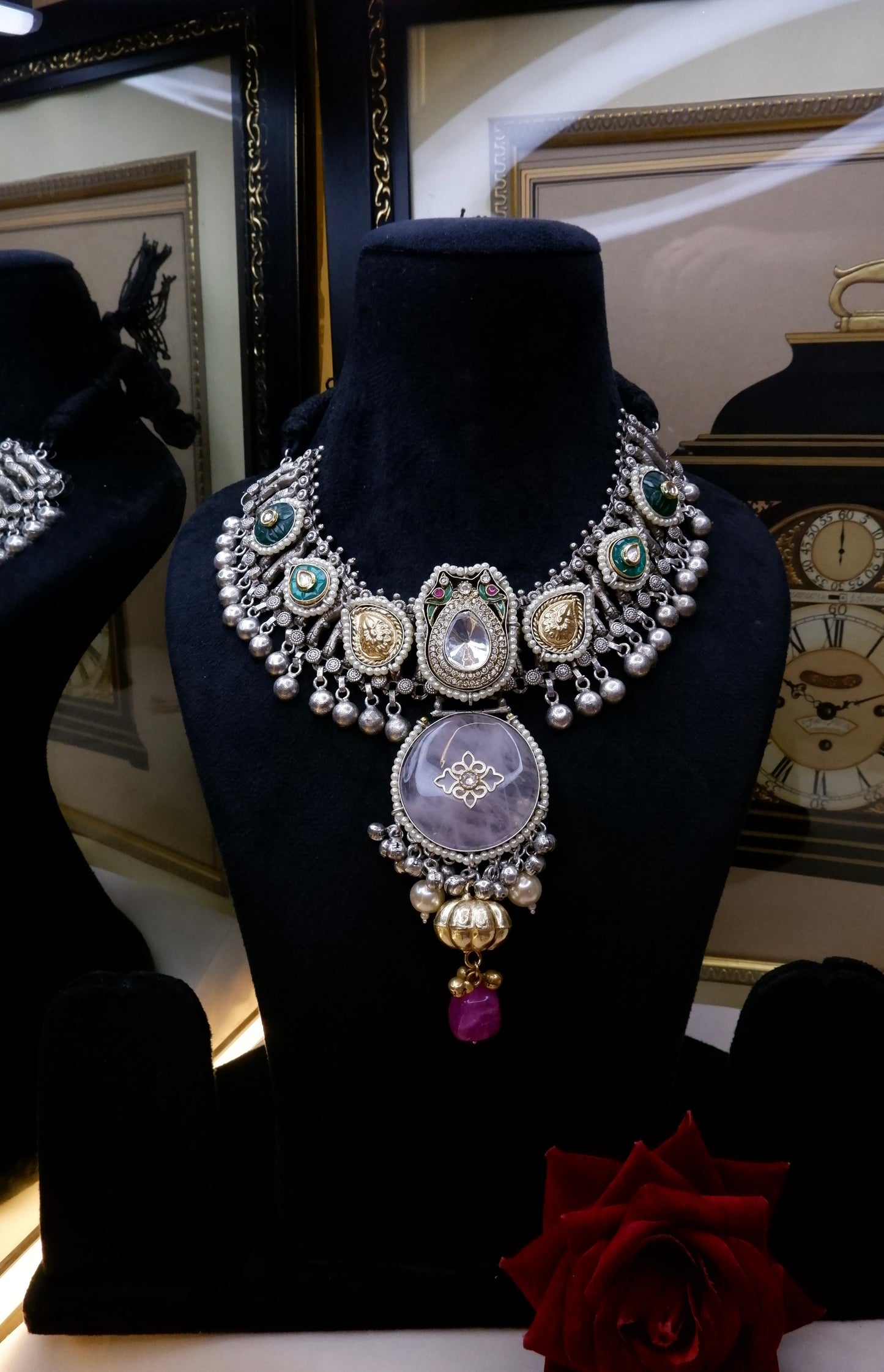 MRINALINI NECKPIECE