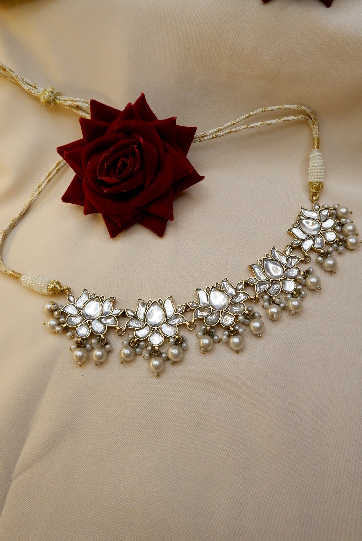 LOTUS CHOKER