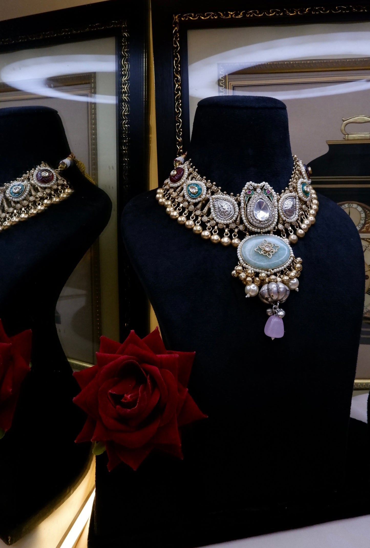 MRINALINI NECKPIECE