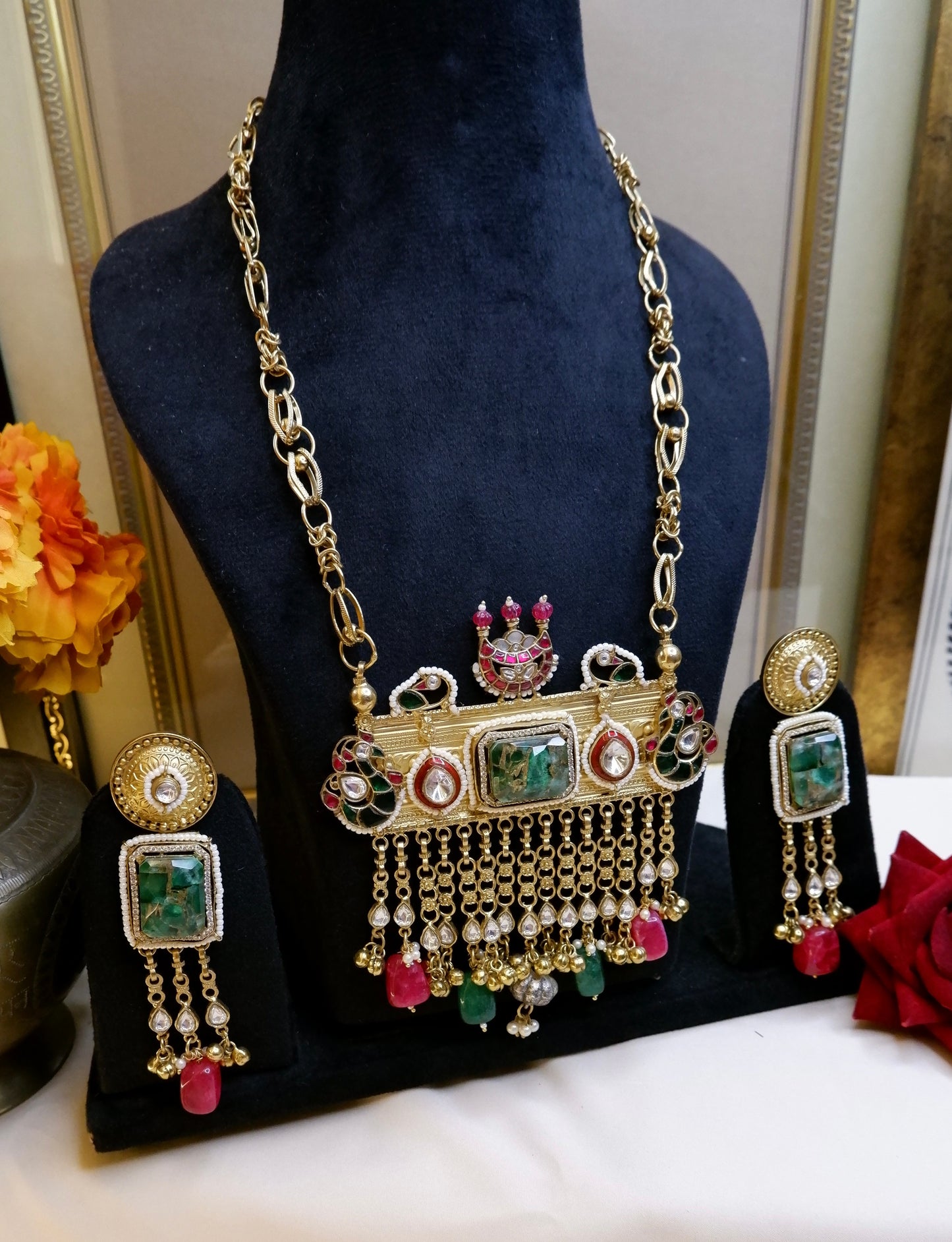 CHAITANYA NECKSET