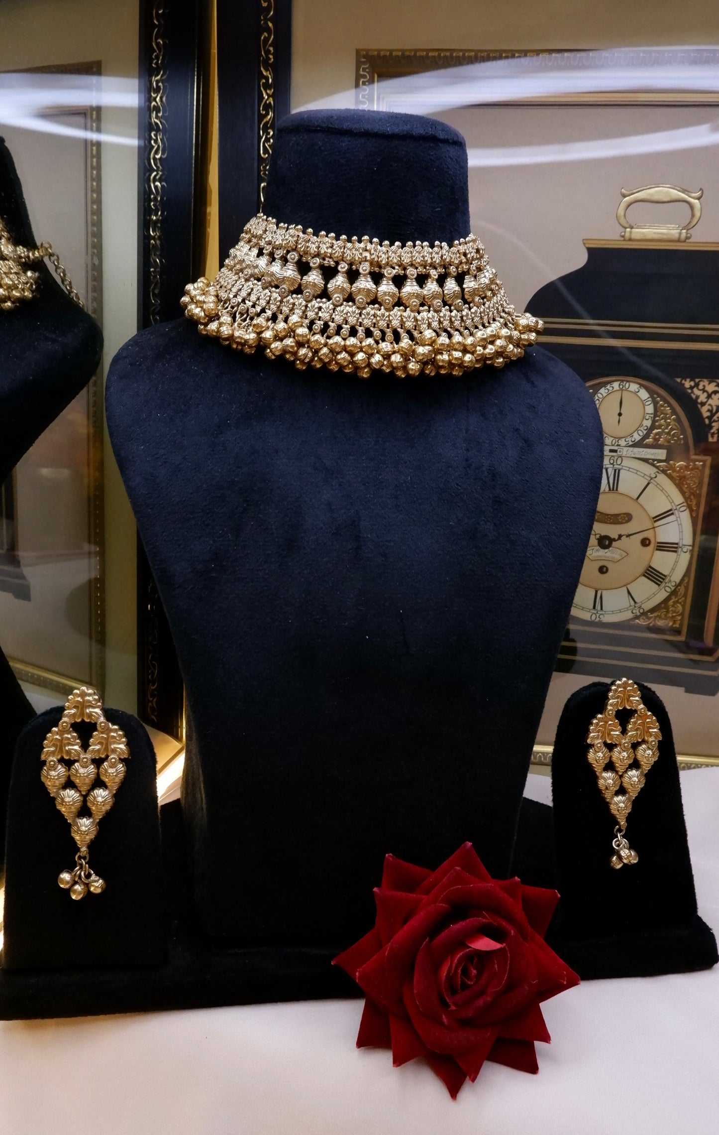 URMI CHOKER SET