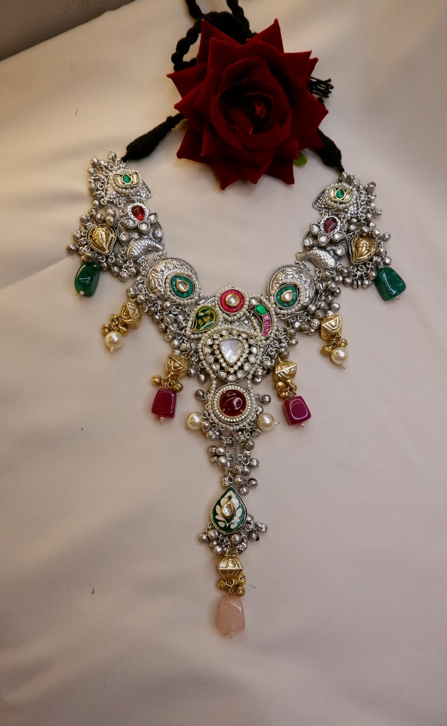 VEDIK NECKPIECE