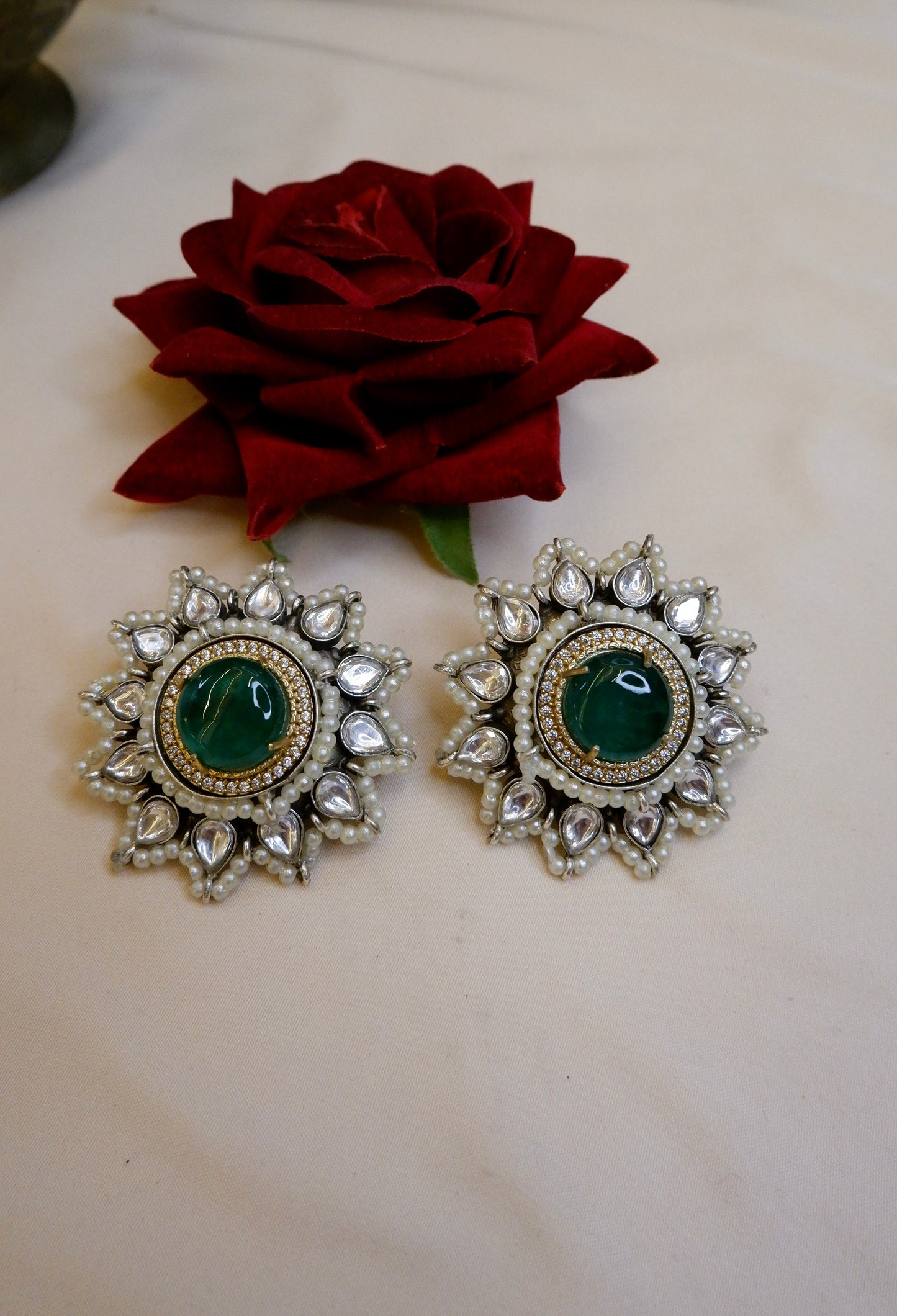 Gulbaano Studs