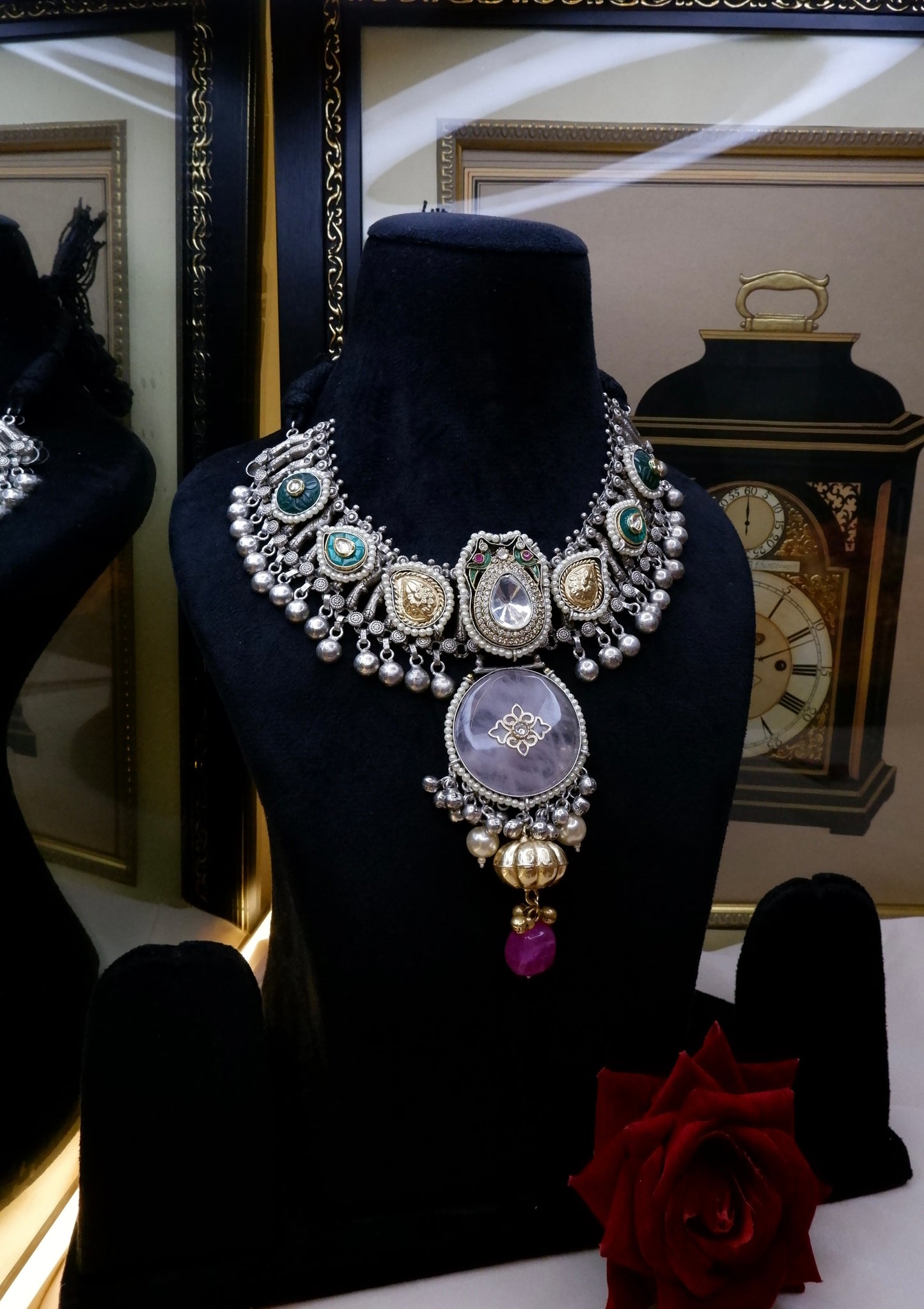 MRINALINI NECKPIECE