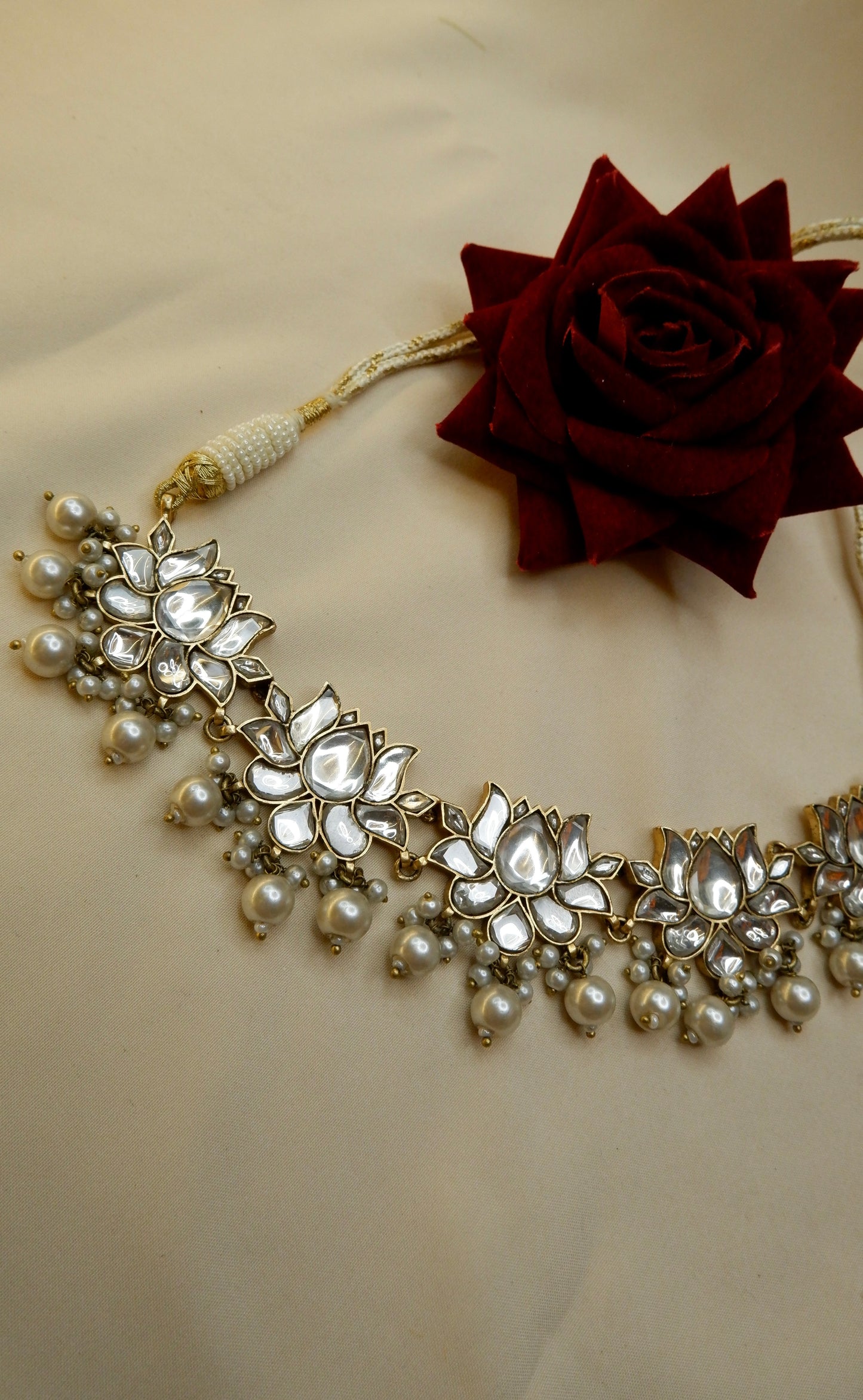 LOTUS CHOKER