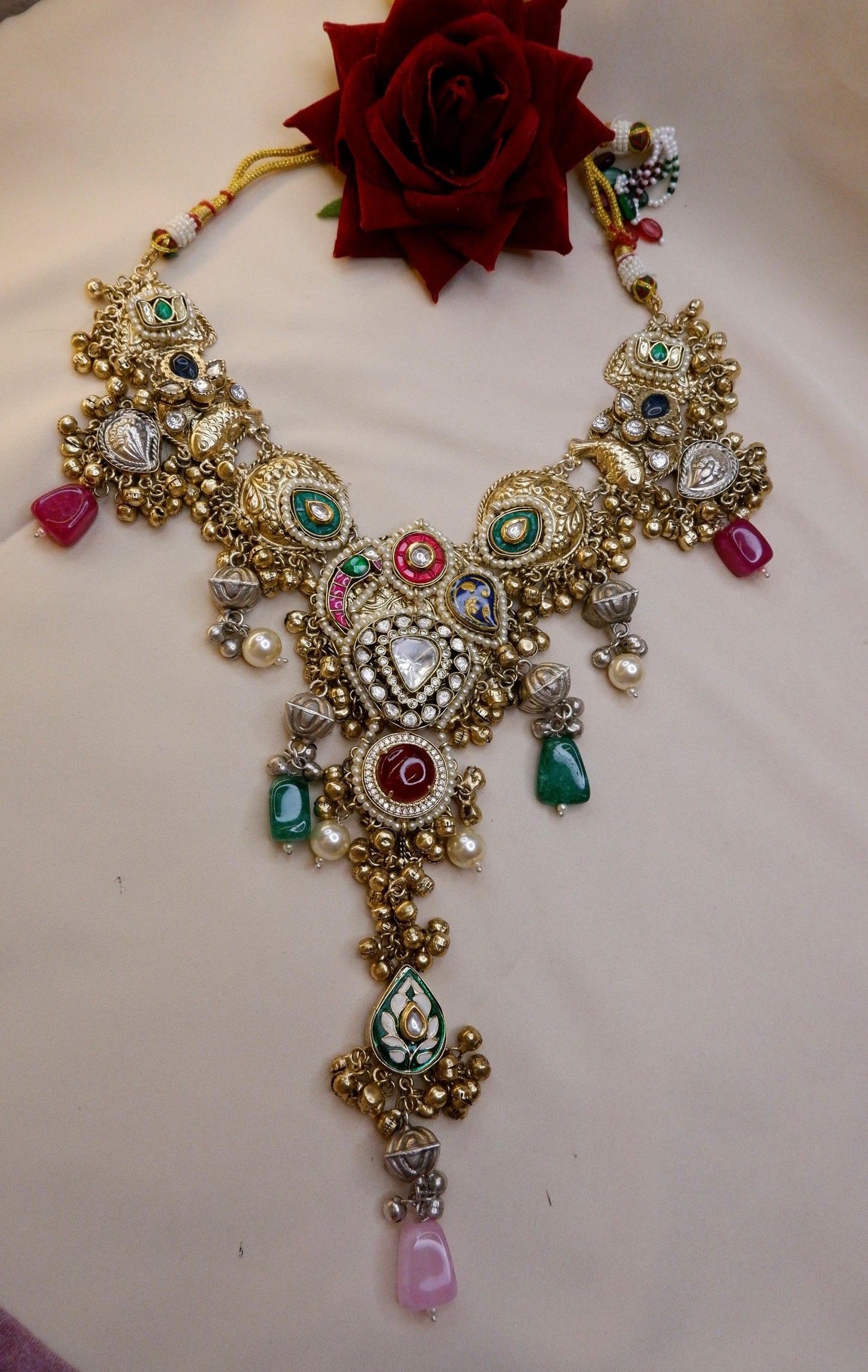 VEDIK NECKPIECE