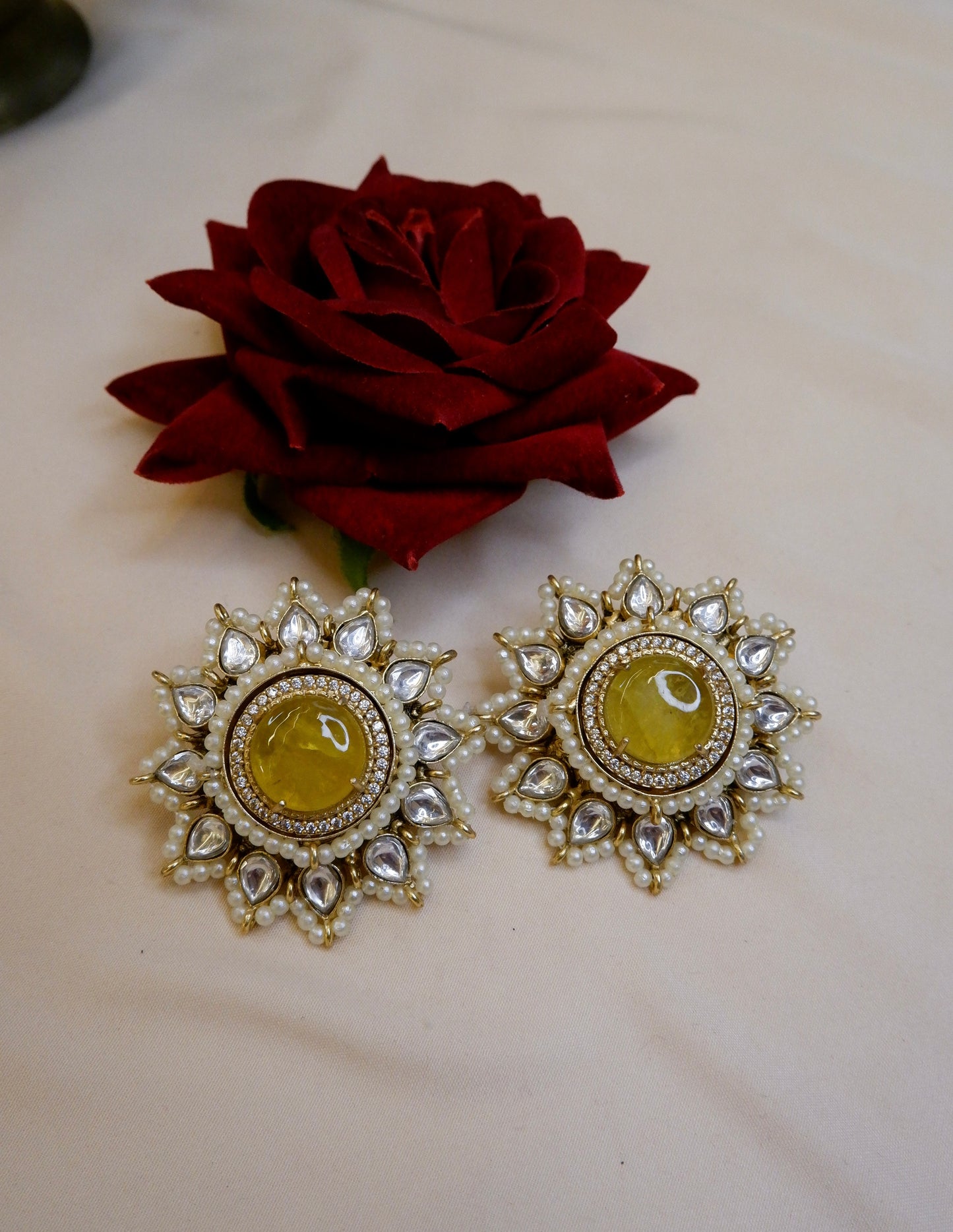 Gulbaano Studs