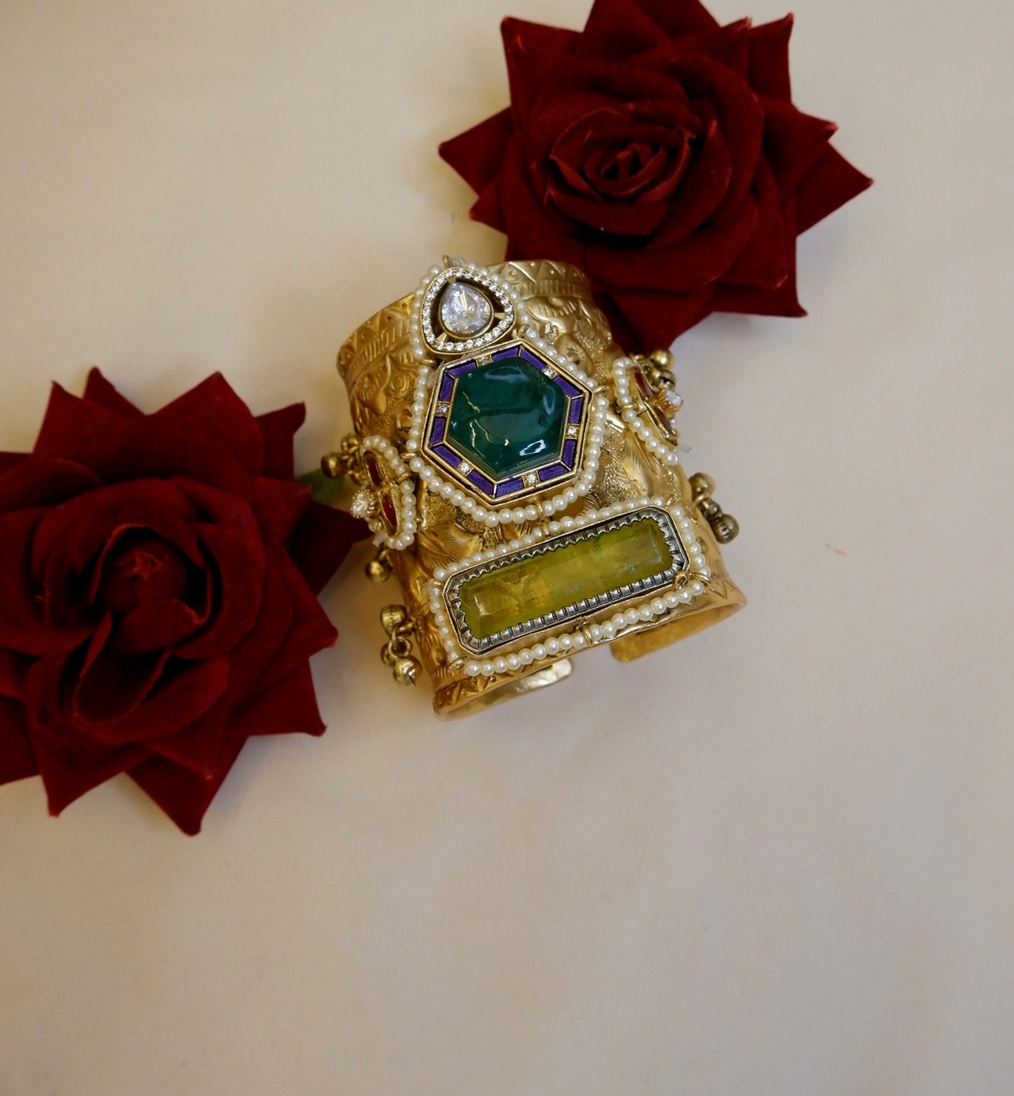 Parinaaz cuff