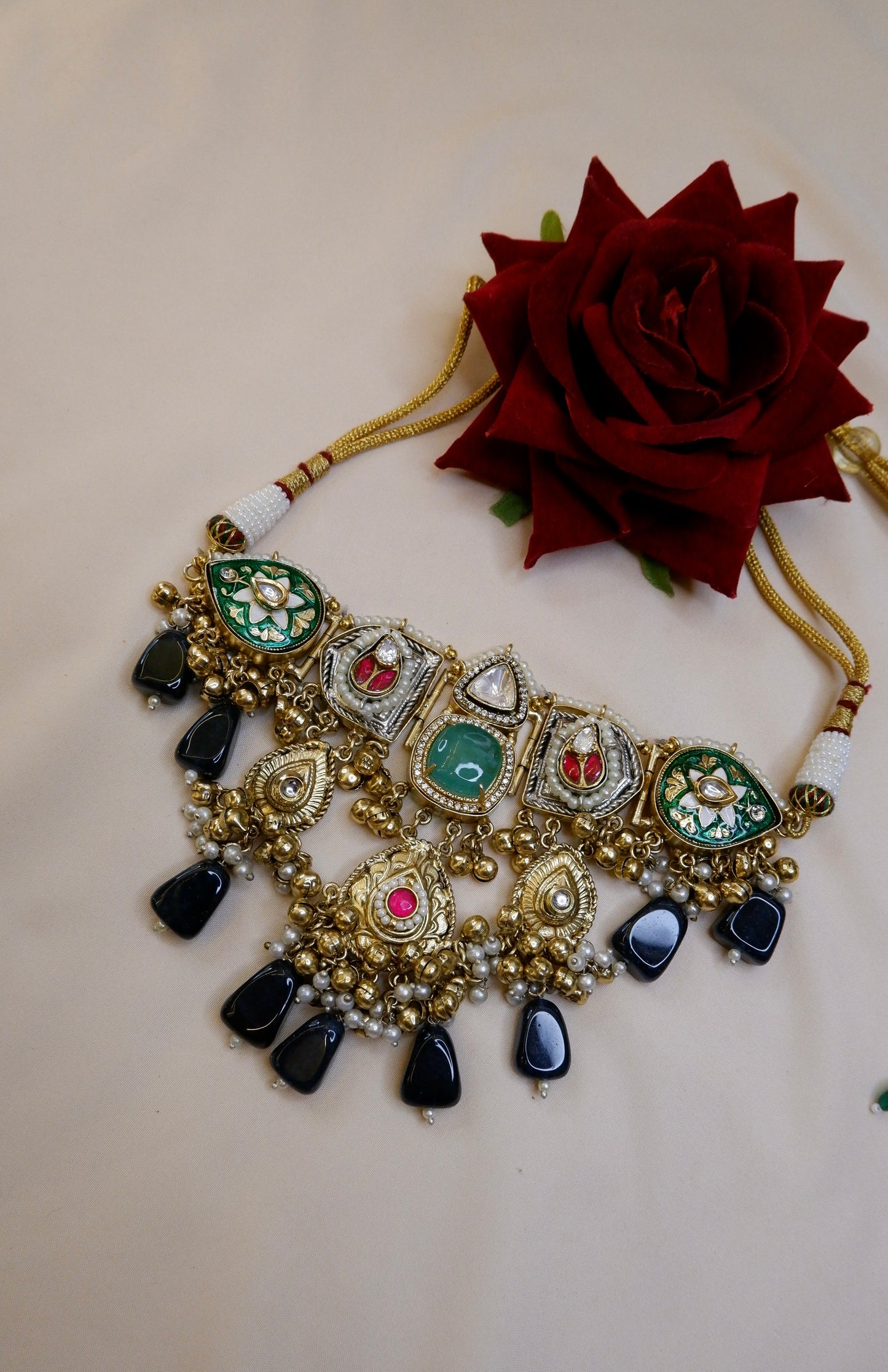 Gorja Neck Choker