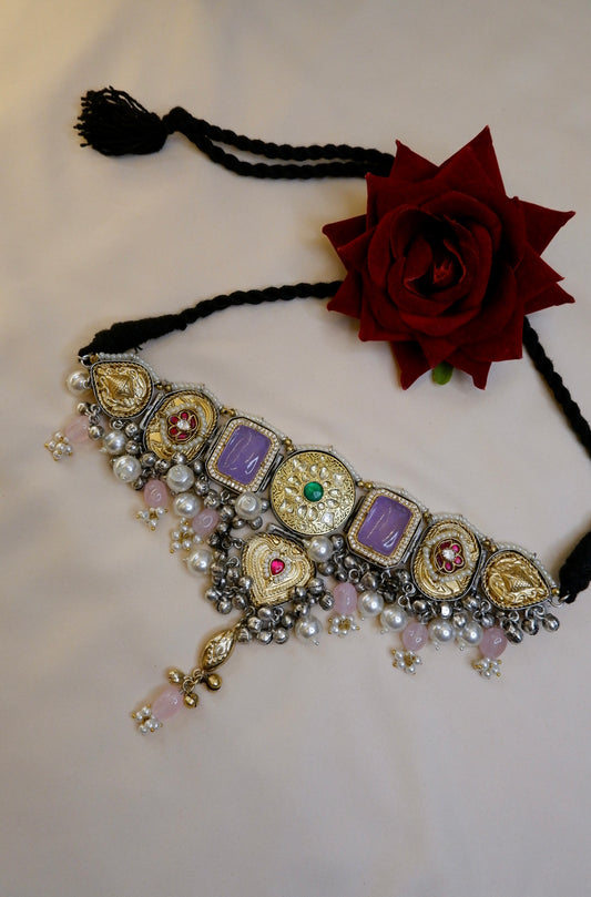 Aamna choker