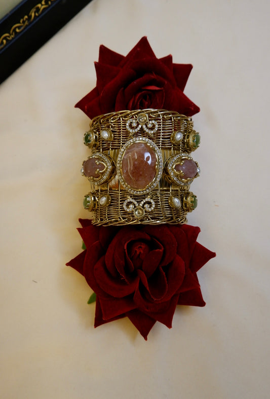 Zoya Cuff