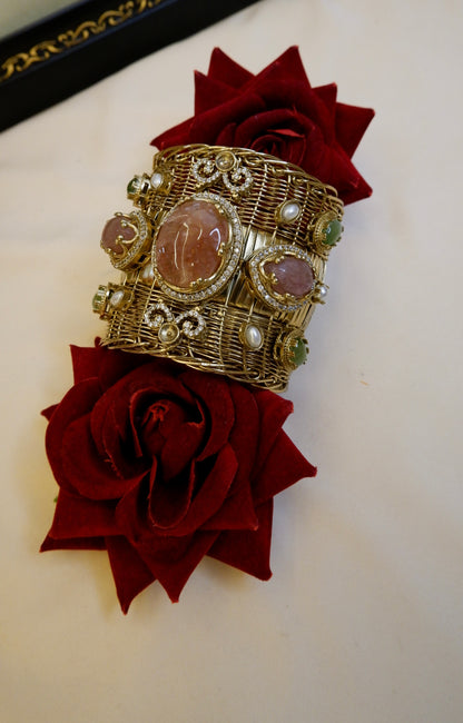 Zoya Cuff