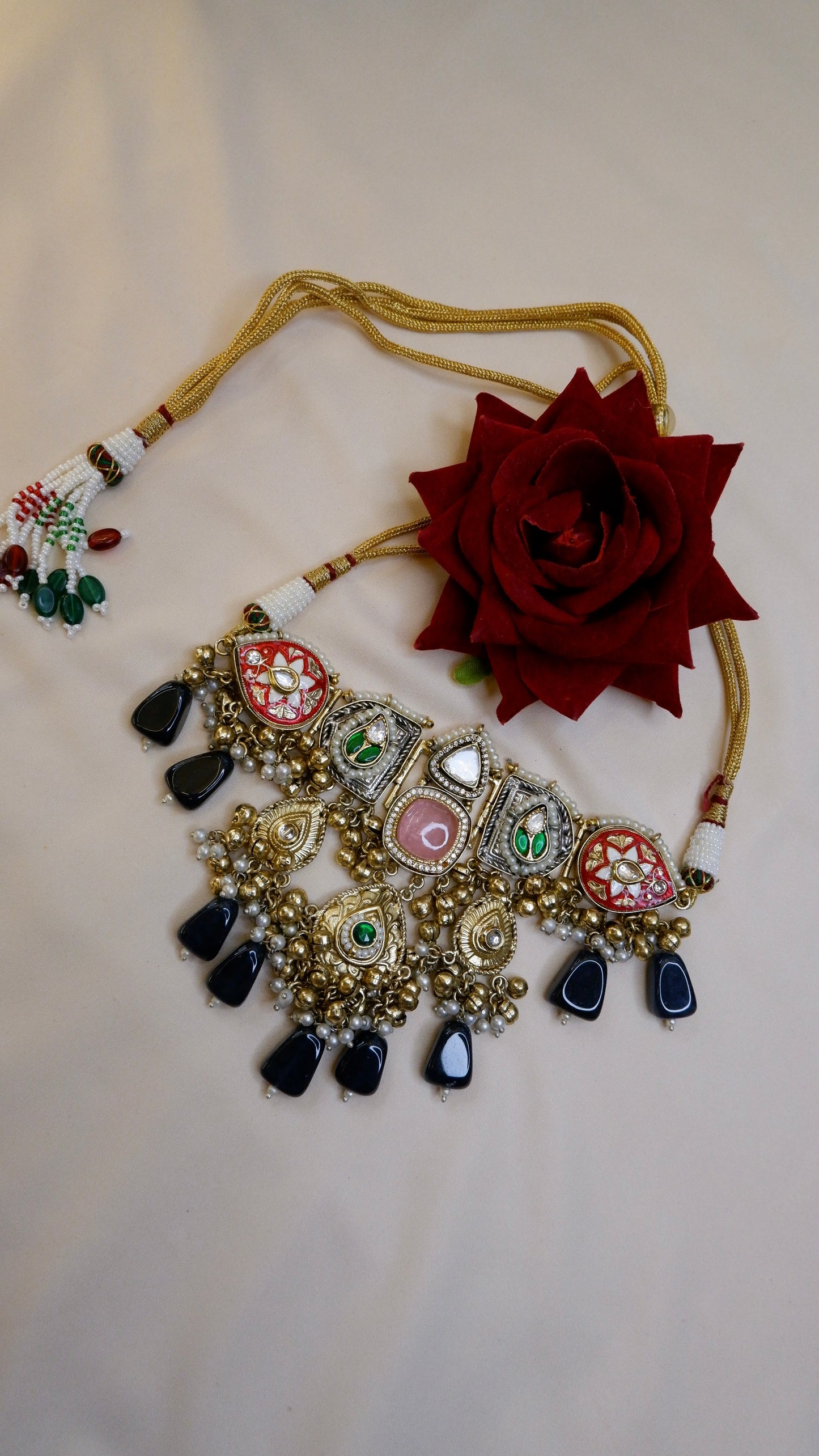 Gorja Neck Choker