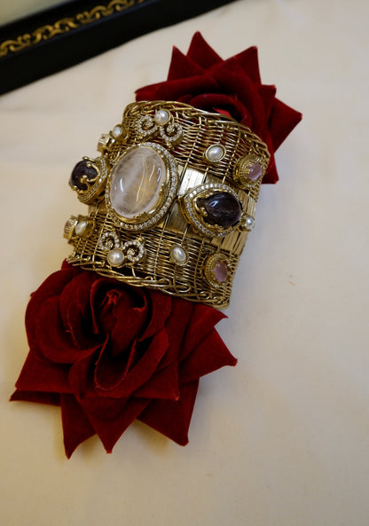 Zoya Cuff