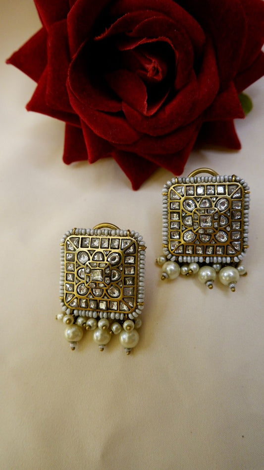 Humaira studs