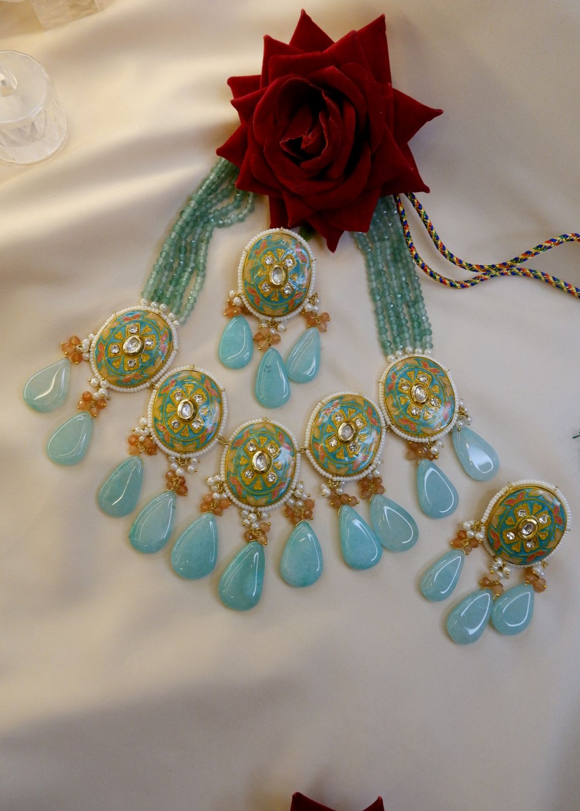 Girija Neckset