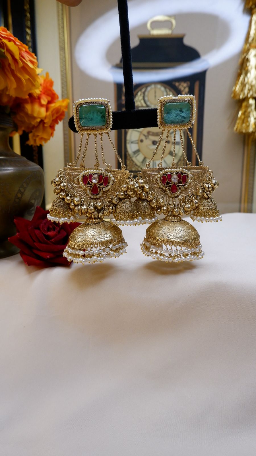 Nigaar Jhumkas