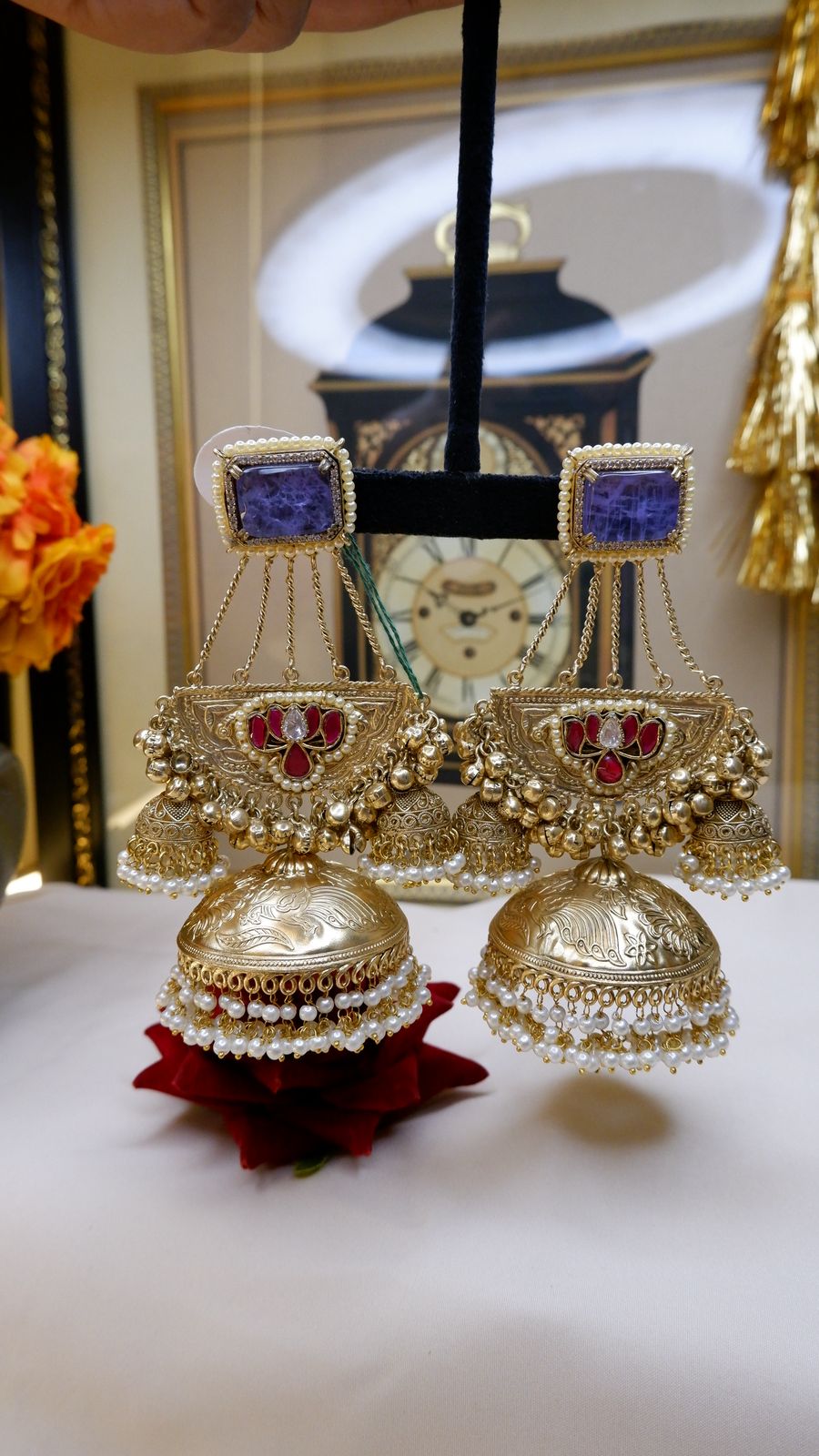Nigaar Jhumkas