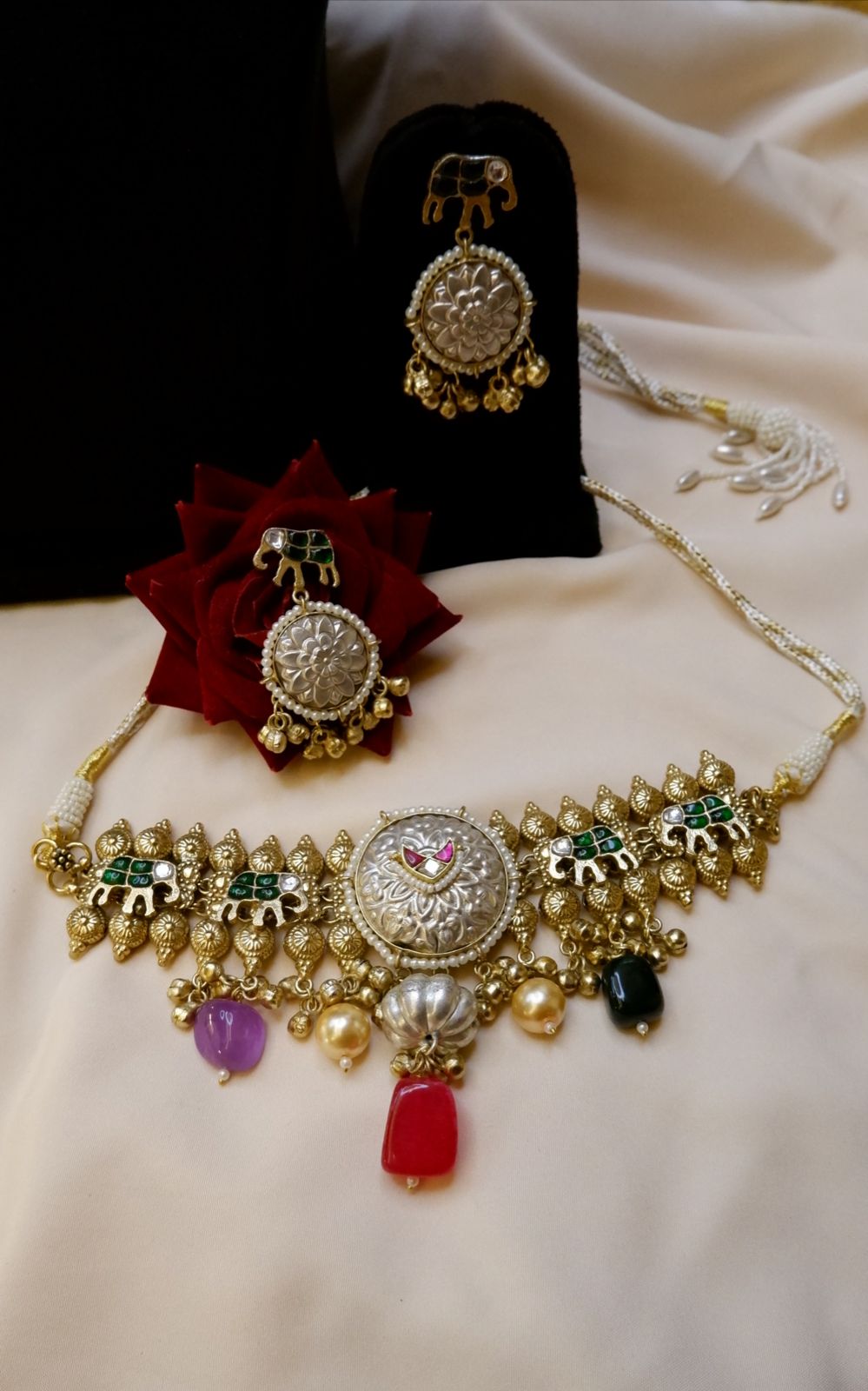 Mrinalini Neckset