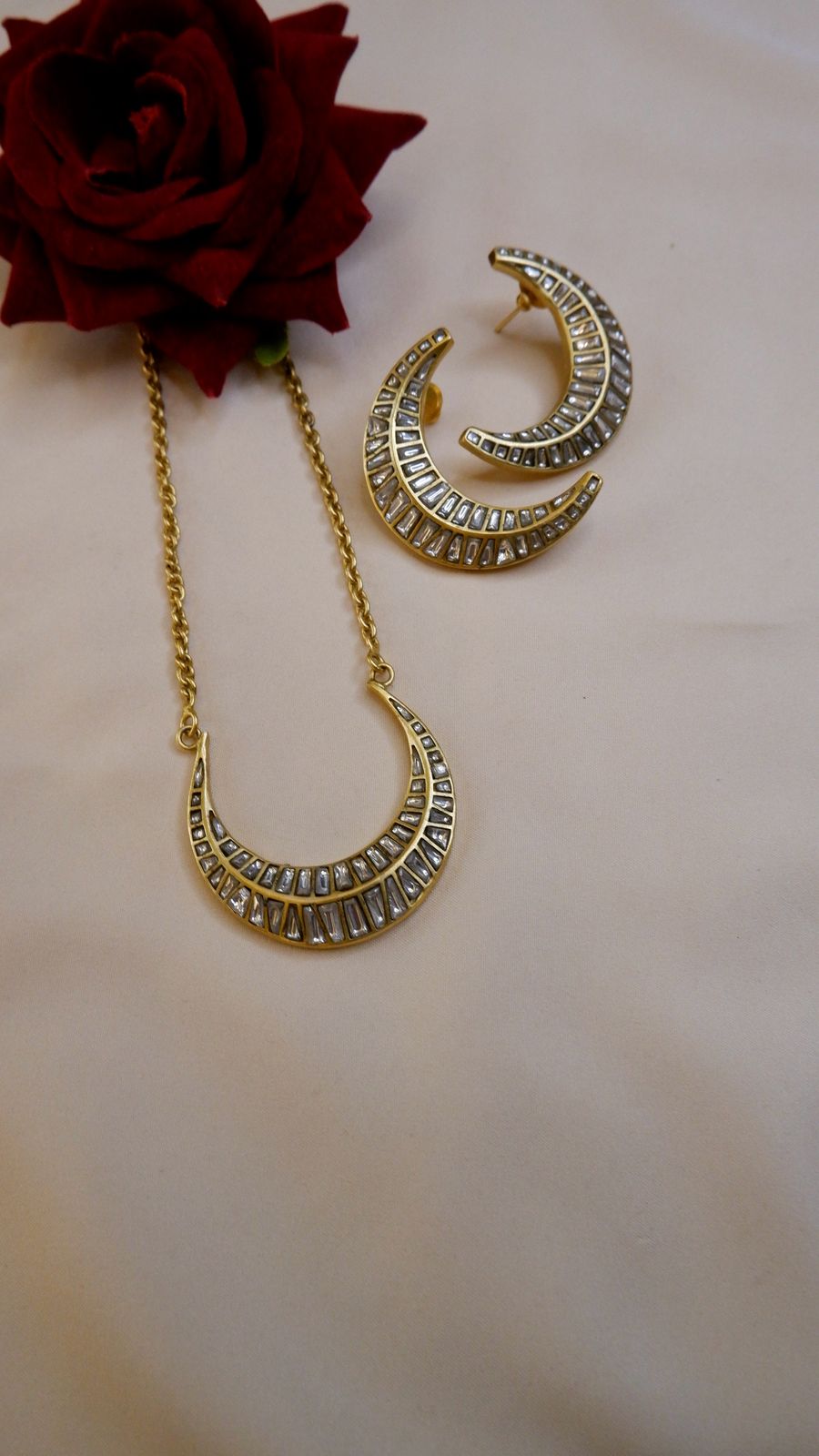 CHAAND PENDANT SET